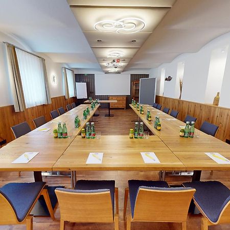 Hotel Zur Post Sankt Valentin Bagian luar foto