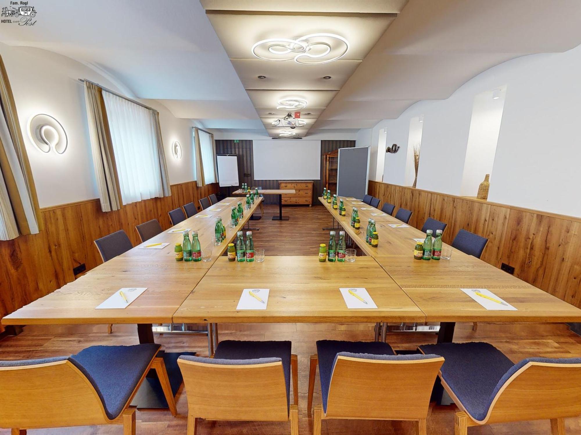 Hotel Zur Post Sankt Valentin Bagian luar foto